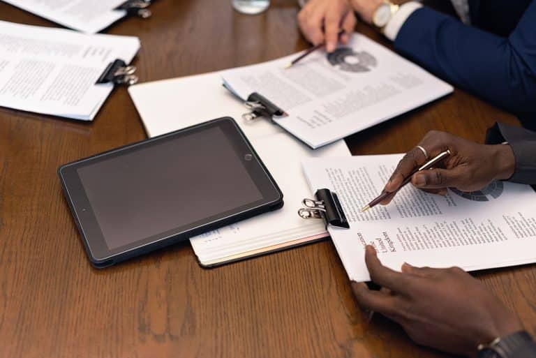 Many UK landlords face a 25% loss selling tenanted properties. Discover the reasons and how to protect your sale price.